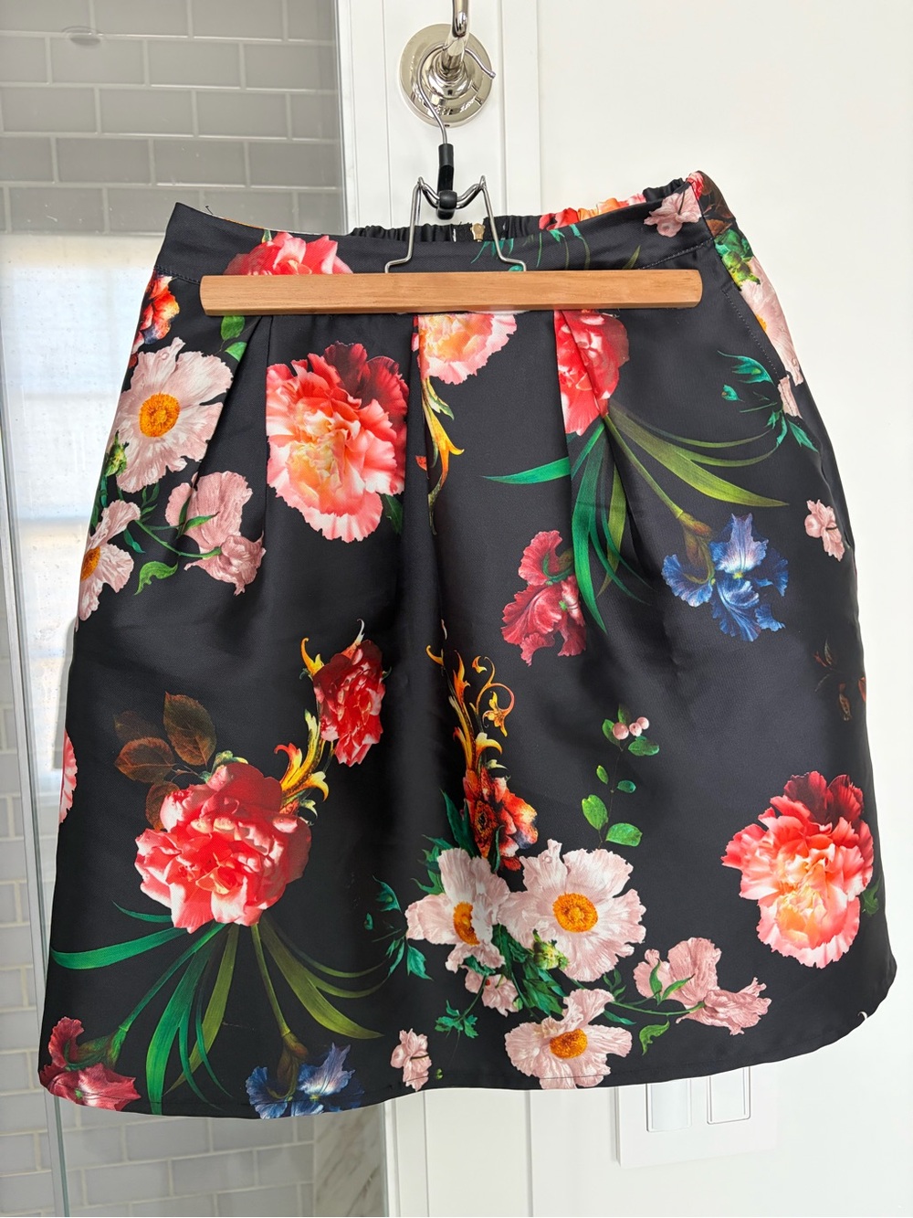 LARA short tulip-shaped black Cocktail Skirt with English florals & pockets